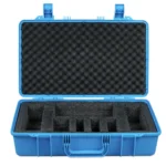 Caja de almacenamiento azul con espuma, compartimentos organizados y protección duradera para equipos.