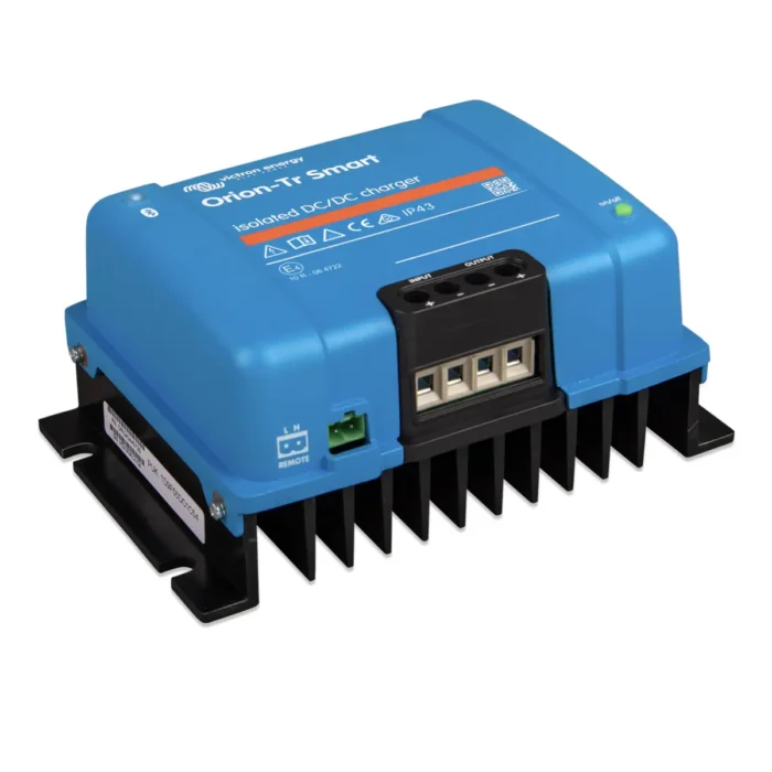 Cargador DC/DC Orion-Tr Smart, compacto y eficiente, ideal para vehículos y barcos.