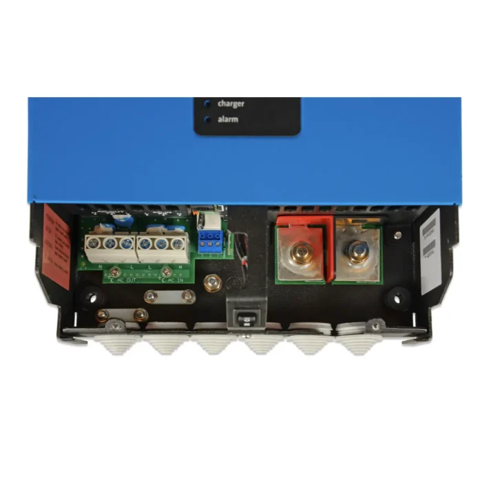 Componentes internos de un inversor de potencia y cargador para uso residencial e industrial.