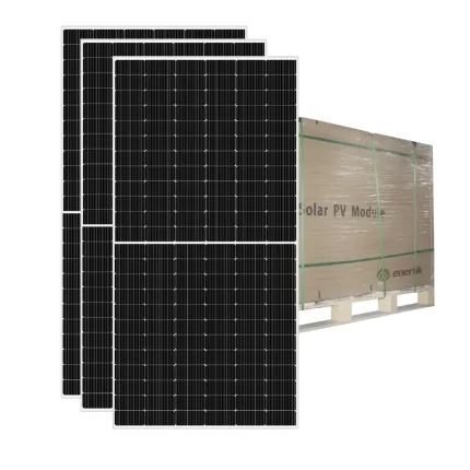 Paneles solares modernos y funcionales listos para la instalación en el sector energético renovable.
