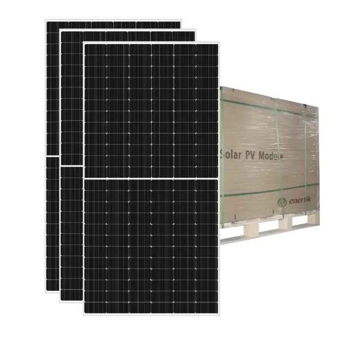 Paneles solares modernos y funcionales listos para la instalación en el sector energético renovable.
