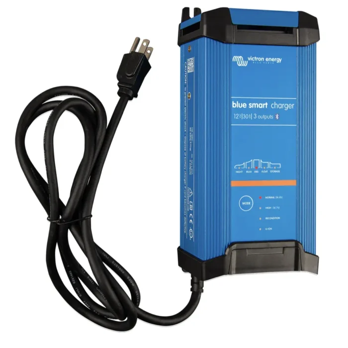 Cargador de Baterías Victron - Blue Smart IP22 Charger 12/30(3) 120V NEMA 5-15 - Imagen 2
